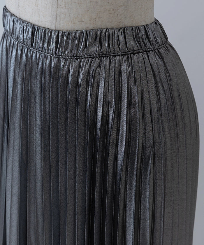 Shiny Pleated Skirt