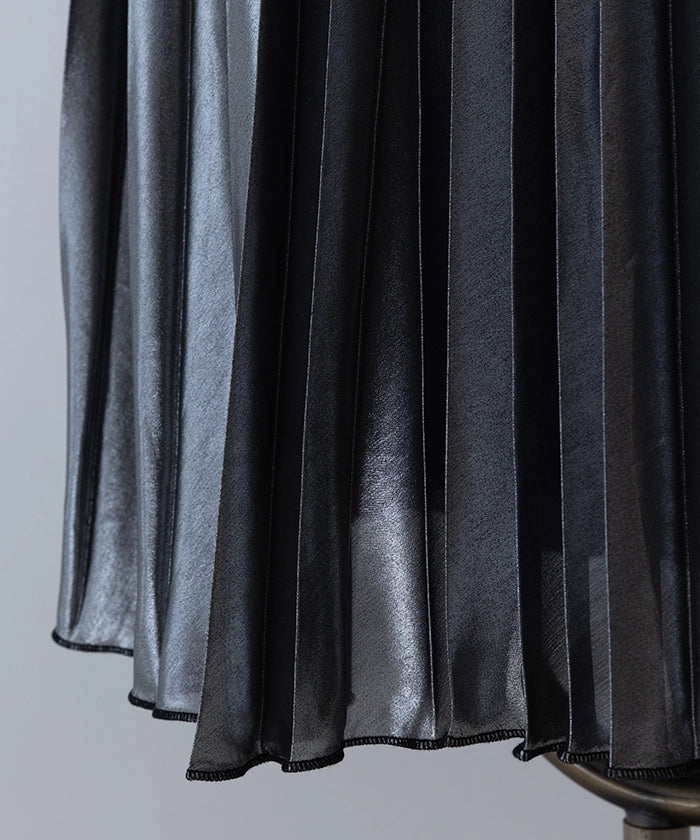 Shiny Pleated Skirt