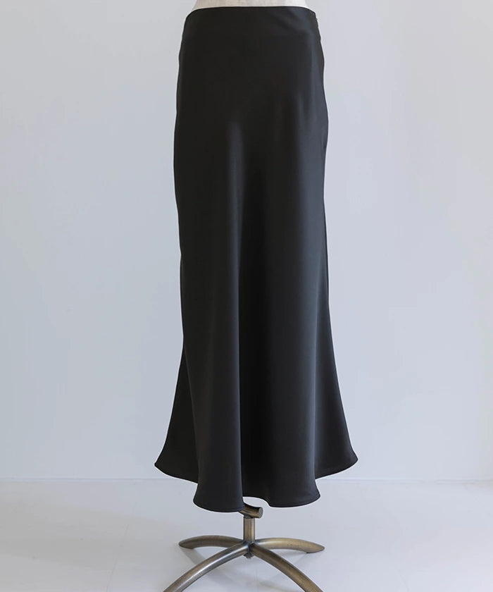 サテンフレアスカート（Satin Flare Skirt）